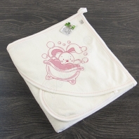  Полотенце кремовое "Зайка в ванной" с уголком  детская одежда от производителя ТМ БОВЕБУМ